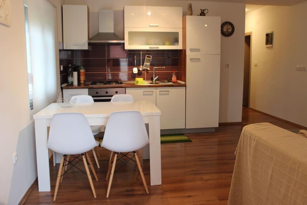 Modern In Apartmán